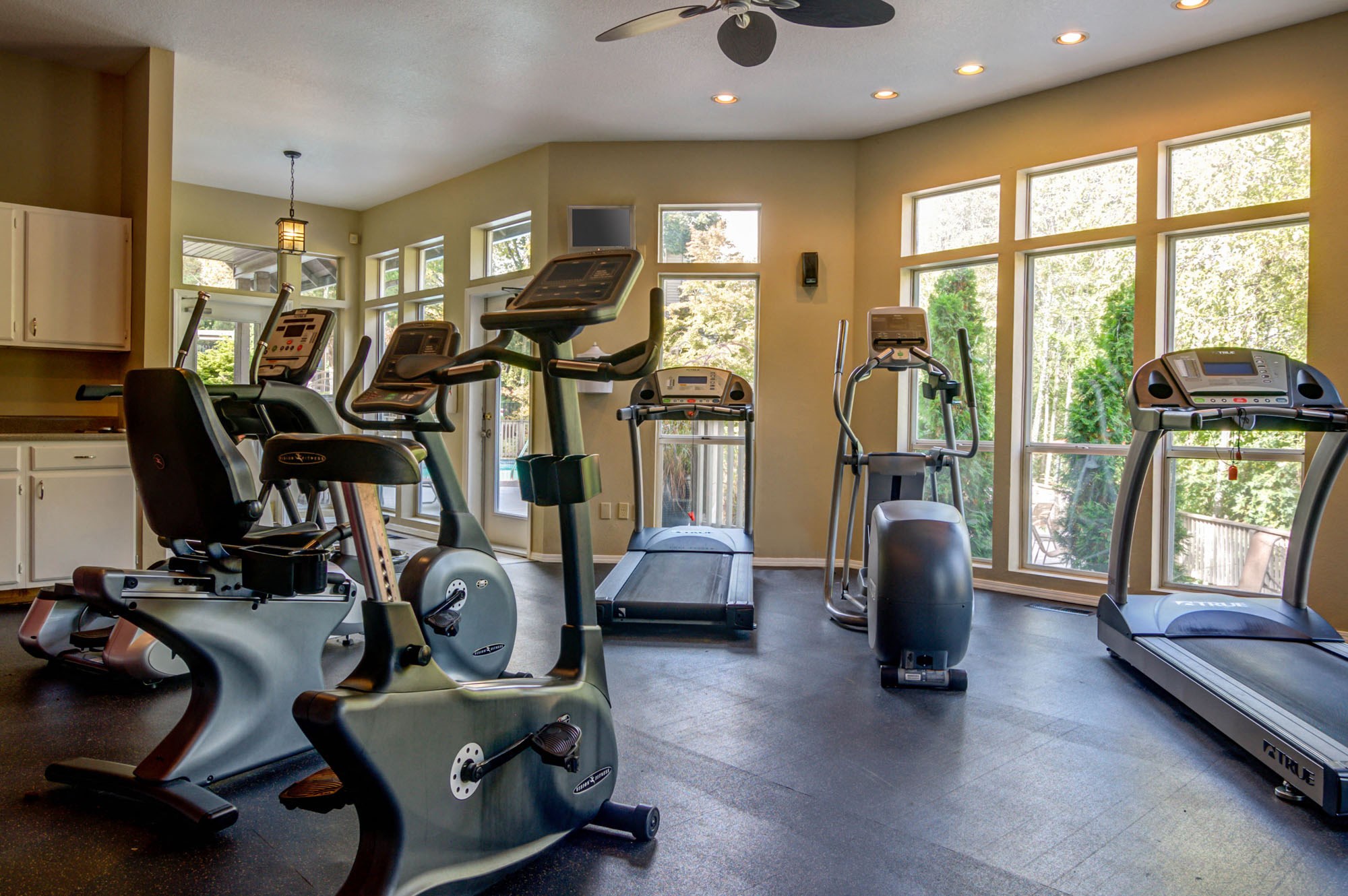 Miramonte Lodge Apartments, 12200 SE Mcloughlin Boulevard, Milwaukie